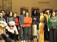 z vernisáže výstavy amatérskych a profesionálnych maliarov z okolia Dubnice nad Váhom