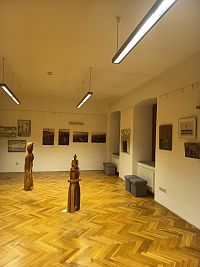 z výstavy amatérskych a profesionálnych výtvarníkov pri príležitosti 20. výročia zahájenia Dubnického múzea 4.12.2025