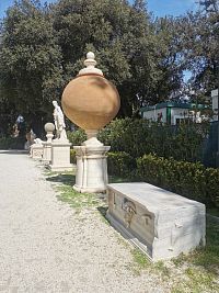 príchod do parčíku