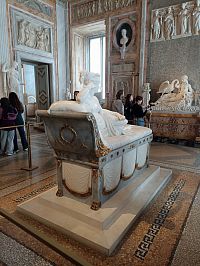 Víťazná Venuša a pekná výzdoba sály