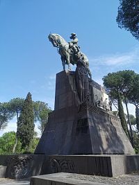 jazdecká socha Umberta I. Dobrého