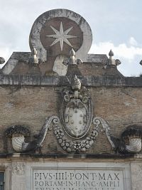 horná časť brány, vonkajšiu časť brány si objednal Pius IV.