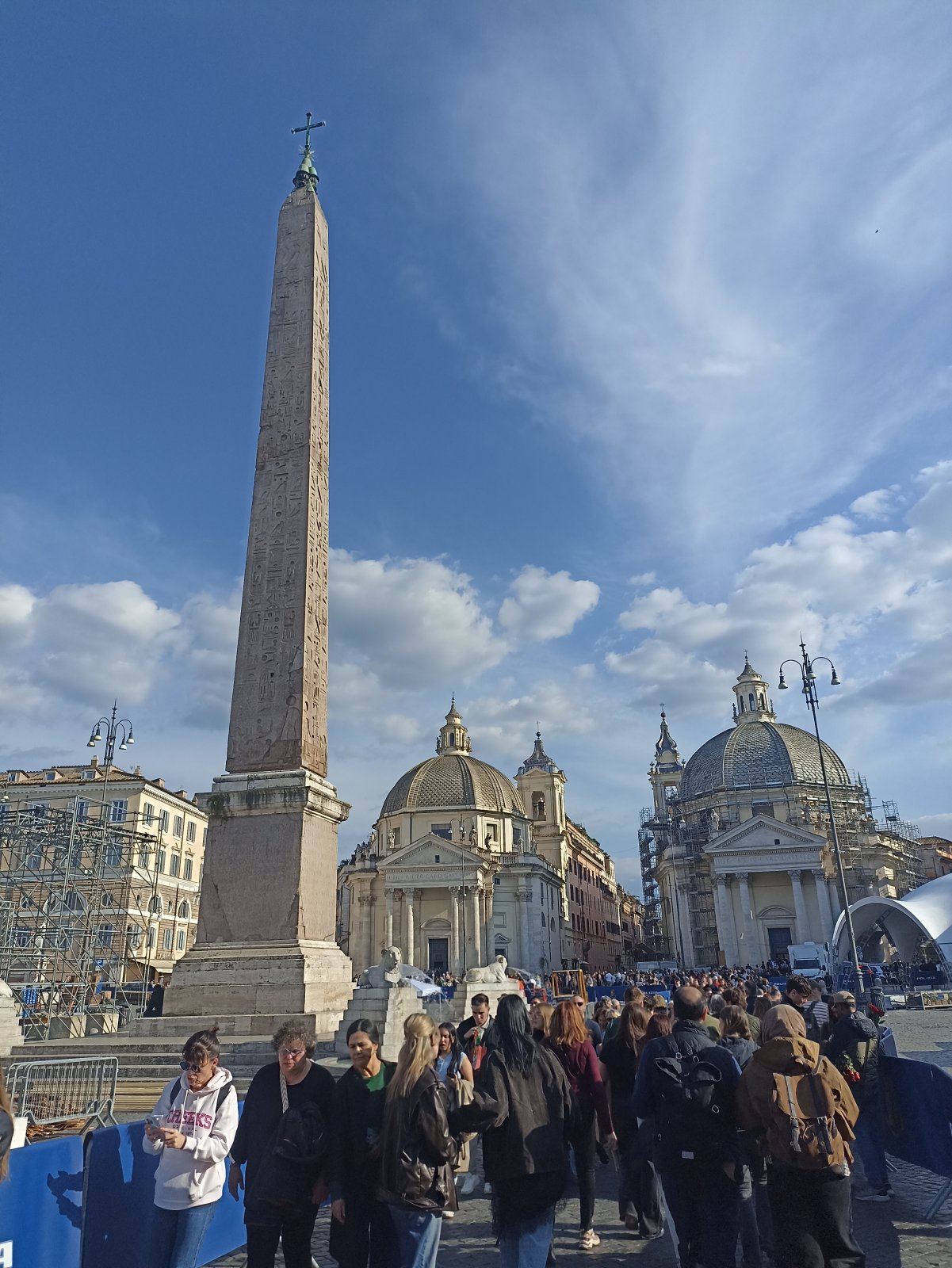Taliansko - Lazio -Rím - Piazza del Popolo (Námestie ľudu) s fontánami a "dvojičkami" (dvoma kostolmi)