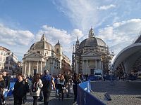 kostoly : Santa Maria del Miracoli a kostol Panny Márie v Montesantu