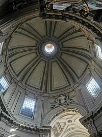 pohľad do osembokej kupoly