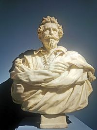 busta Michelangela Buonarroti ml. od Guiliana Finelliho