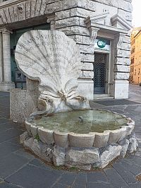 Fontána včiel - Fontana delle Api