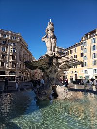 Fontana del Tritone