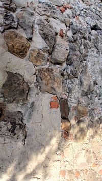 kamenné múry bašty