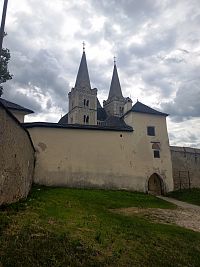 Horná brána od cesty