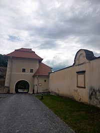 Dolná brána z Kapitulskej ulice