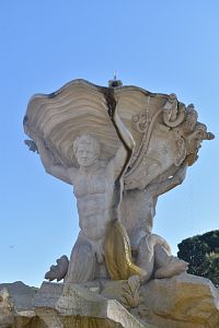 detail fontány - centrálna socha je dielom Filippa Baia a Francesca Morattiho