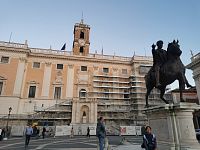 Kapitolské námestie - jazdecká socha Marca Aurelia a Palazzo Senatorio