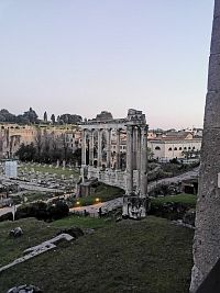 vykopávky zo starého Ríma, asi Chrám svornosti (Tempio dela Concordia)