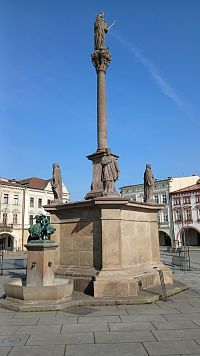Nový Jičín - Morový stĺp so sochou Panny Márie