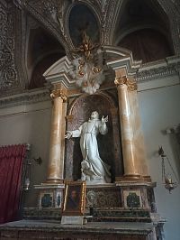socha sv. Františka od Giacoma Antonia Fancelliho