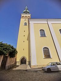 66 metrov vysoká veža s ochozom vo výške 33 m