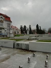 kaskádový vodotrysk na jar
