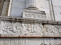 detail výzdoby čelnej fasády