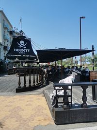 reštaurácia Bounty, ďalší kostlivec pddychuje
