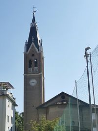 veža kostola - pohľad zo zadnej strany