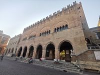 Palazzo dell´ Arenga z roku 1204