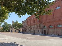divadlo a námestie Piazza Malatesta