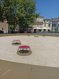 Circo della Vita (cirkus života) na námestí Piazza Malatesta