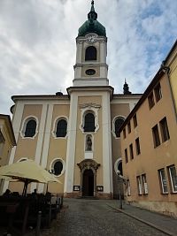 63 metrová veža je dominantou kostola