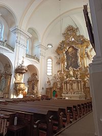 hlavný oltár z roku 1784