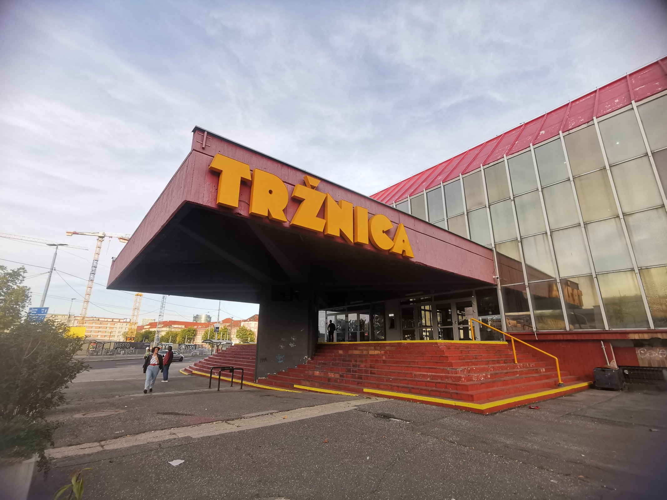 Bratislava - Nová tržnica na Trnavskom Mýte