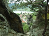 Pohled ze skal na městečko Dürnstein