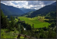 Krajina v okolí FIlisuru kudy Glacier Express projíždí