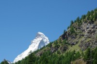 Při příjezdu do Zermattu na nás vykukuje Matterhorn