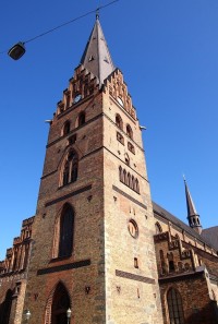 Věž kostela Sv. Petra v centru města