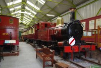 Vystavená parní lokomotiva č. 3 z roku 1873 v muzeu na nádraží Port Erin.