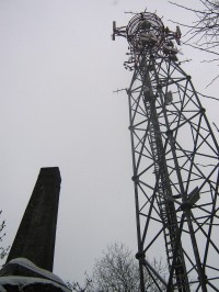 Obelisk a vysílač (historie a současnost