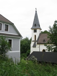 Zadní Zvonková - opravený kostel a muzeum, zaniklá obec