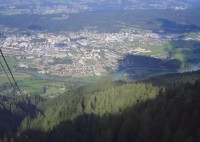 Pohled z Goldecku (2142 m) na Spittal, v pozadí Millstätter See
