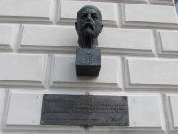 Česká Lípa,busta T.G.M. na budově radnice
