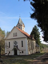 kostel sv. Petra a Pavla v Rotavě