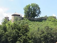 hrad Brumov z náměstí