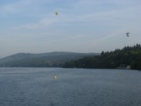 balony nad přehradou