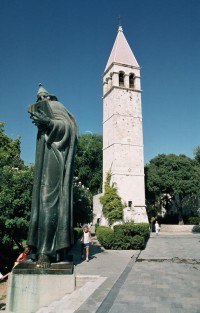 socha biskupa Řehoře Ninského
