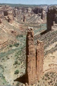 Kámen Spider Rock v kaňonu de Chelly