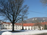 Osek-klášterní dvůr