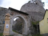 Vchod ke hradu