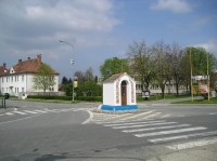 Na rušné křižovatce