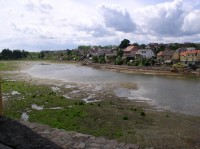 Vypuštěný rybník Peklo: Na protějším břehu probíhá výstavba pobřežní procházkové trasy