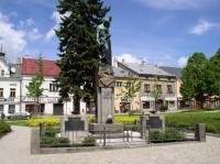 Pomník padlým na náměstí v Polné